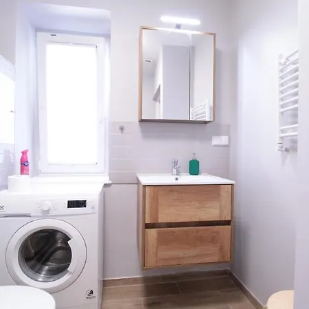 Malibu Ii Apartament Srodmiescie * גדינייה